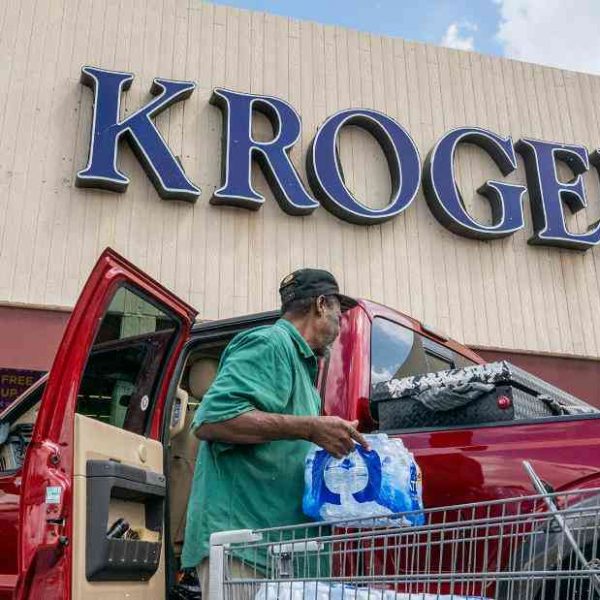 Ron Wyden vows to vote on Kroger merger