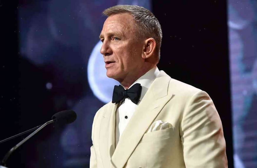 Daniel Craig to star in “Knives Out”
